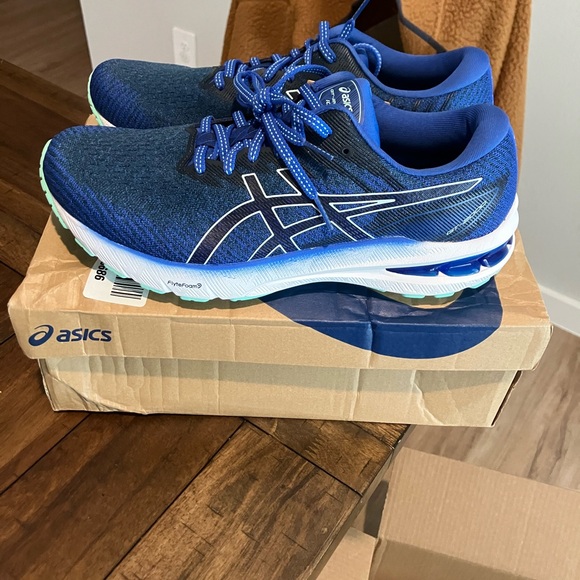 ASICS GT 2000 - Picture 1 of 3